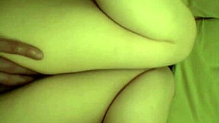 Japonská kráska s veľkými prsiami ide hardcore POV