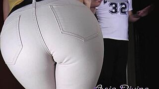 工人选择用性爱代替付款 - Asia Divine