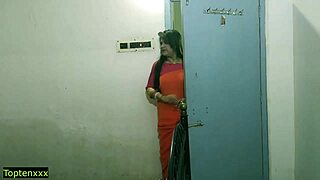 इंडियन हॉट XXX थ्रीसम मल्किन आंटी और दो यंग 18+ लड़कों के साथ, क्लियर हिंदी ऑडियो