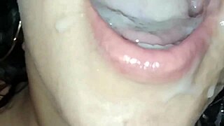 Min kone ber om en enorm ladning, ekte amatør husmor tar massive ansikts cum shots