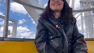 Nyilvános leszbikus szex izgalom vidámpark kalandban