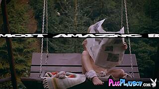 Zhenya Belaya, model MILF cu fund perfect rotund, arată fantastic în striptease 😍