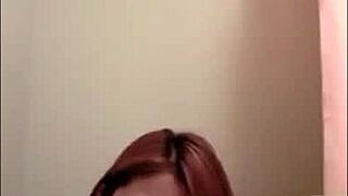 Chica china provoca en solo suave con toques sutiles