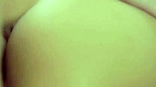 小巧嫩妹18+弯腰激烈后入