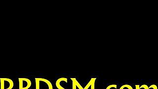 Bundet søt jente tåler grov oral dominasjon og slurvete blowjob