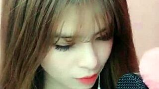 Em Nguyệt, varm koreansk stjerne, driller på Uplive webcam, vil du se?