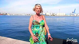 Eva Delage MILF française 70 ans en action amateur