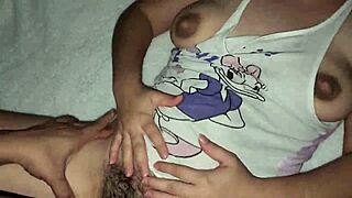 哇，在继妹里内射，好热！🔥