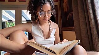 Yo, kirjamato pieni 18+ step-sisko Dani Diaz kokeilee villiä seksiä Alex Adamsin kanssa perhehoitoterapiassa!