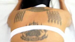 एशियन गर्लफ्रेंड डॉगीस्टाइल में हार्ड फक लेती है