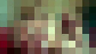 Tvoje jadne male 18+ 18+ loptice su sada moje da ih zgnječim!