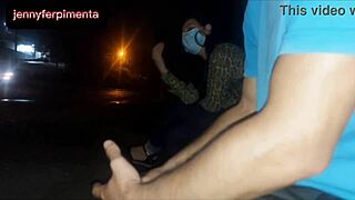 Seriöst, jag riskerar att sticka fram min kuk framför den unga som väntar på bussen, hur reagerar hon?