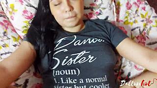 सेक्सी लैटिना घर पर हॉर्नी लवर से जोर से ड्रिल करती है