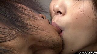 日本人の茶髪リコ宮瀬、3本のチ○ポ吸って毎インチ舐め無修正