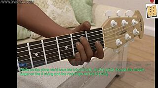 Isteri dan Ibu Tiri Kongsi Petualangan Erotik dengan Tetek Besar dan Buntut!