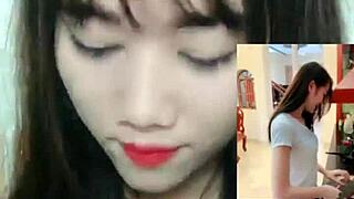 베트남 여자가 Uplive 토크쇼 라이브에서 섹시 동작으로 놀라워!