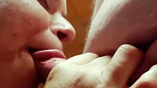 Wow, ako chutí môjho manželov bacuľatý kurac tak dobre dnes?