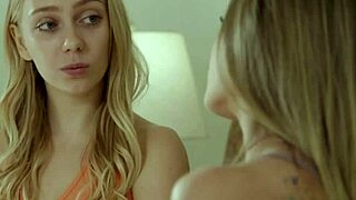 Adolescenti Bionde Kyler Quinn e Braylin Bailey Leccano in Camera da Letto