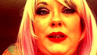 मोटी ब्रिट डोम टिना स्नुआ सुपरकिंग सिगरेट पीते हुए डोमिनेट करती है!