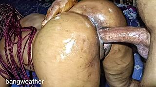 Hey, şimdi büyük kıçımı arkadan al!