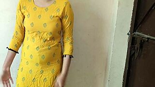 Hej, pomocna macocha pokazuje, jak bardzo go kocha POV