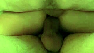 Жена показывает мужу свою анальную любовь с бойфрендами в мотеле.