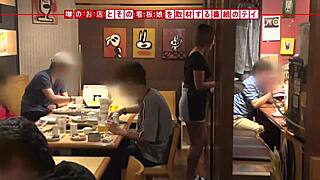 Celoten video prikazuje azijsko bejbo z velikimi sisami, ki daje pičko in jebe trdo. Preveri povezavo za več!