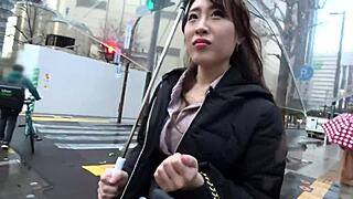 zdravilna japonska dekle upognjena za hardcore tolčenje in kumsot! 😍