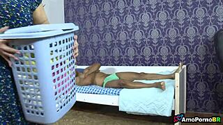 Pas de Résistance à la Grosse Bite de Mon Neveu Partie 2