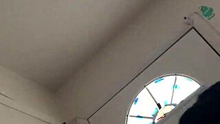 I love watching MILFs give blowjobs, but I always mess up the timing.