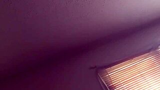 मिल्फ ब्लोजॉब देखना पसंद लेकिन टाइमिंग हमेशा गड़बड़