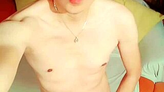 Flaco Vergon Corneador Masturbates Monster Cock