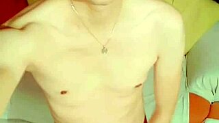 Flaco Vergon Corneador Masturbates Monster Cock