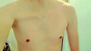 Flaco Vergon Corneador Masturbates Monster Cock