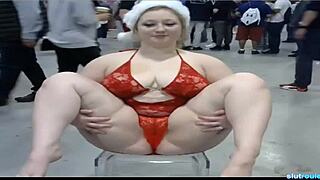 Chubby Blonde Piggy With Big Booty Pawg Shows Off Feet And Ass On Webcam