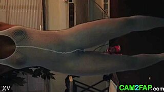 Free amateur ebony ass flashing in public, watch this hot black beauty expose herself!