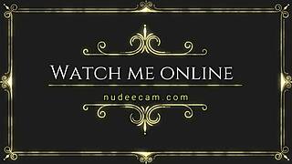 Enjoy the hot ass shaking performance