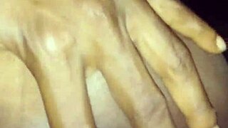 Teamnogucci showing off her pussy in a dialogic way