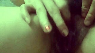 Girl uses toys on pussy in amateur play?