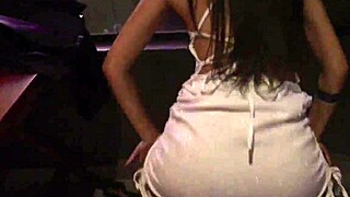 novinha showing off her sexy exhibitionism