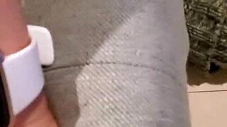 वाह, देखो यह जापानी लड़की लंड चूसती है प्रो की तरह!