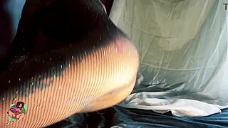 Bush queen cums hard