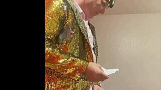 mchenry cruiser gets a blowjob while doin standup comedy, man