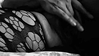 watch angelg masturbate to orgasm with her sexy pussy