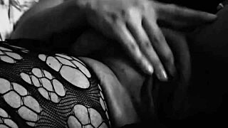 watch angelg masturbate to orgasm with her sexy pussy