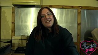 Lily Une Jeune Coquine Qui Adore Le Sexe