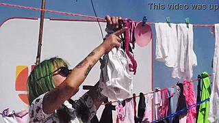 Moja Sosedova Rutina S Perilom Vzbudi Nepričakovane Reakcije