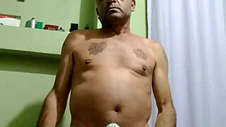 Sensual Gay Guy Jerks Off!