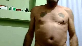 Sensual Gay Guy Jerks Off!