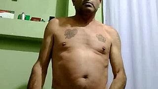 Sensual Gay Guy Jerks Off!